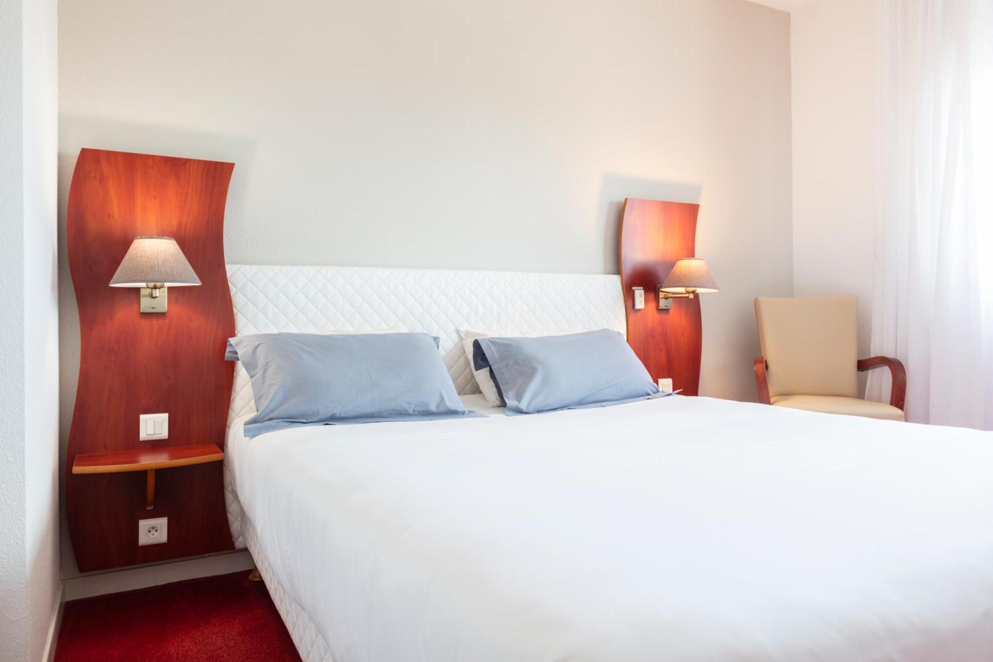 Artemis Hotel Brioude Oda fotoğraf