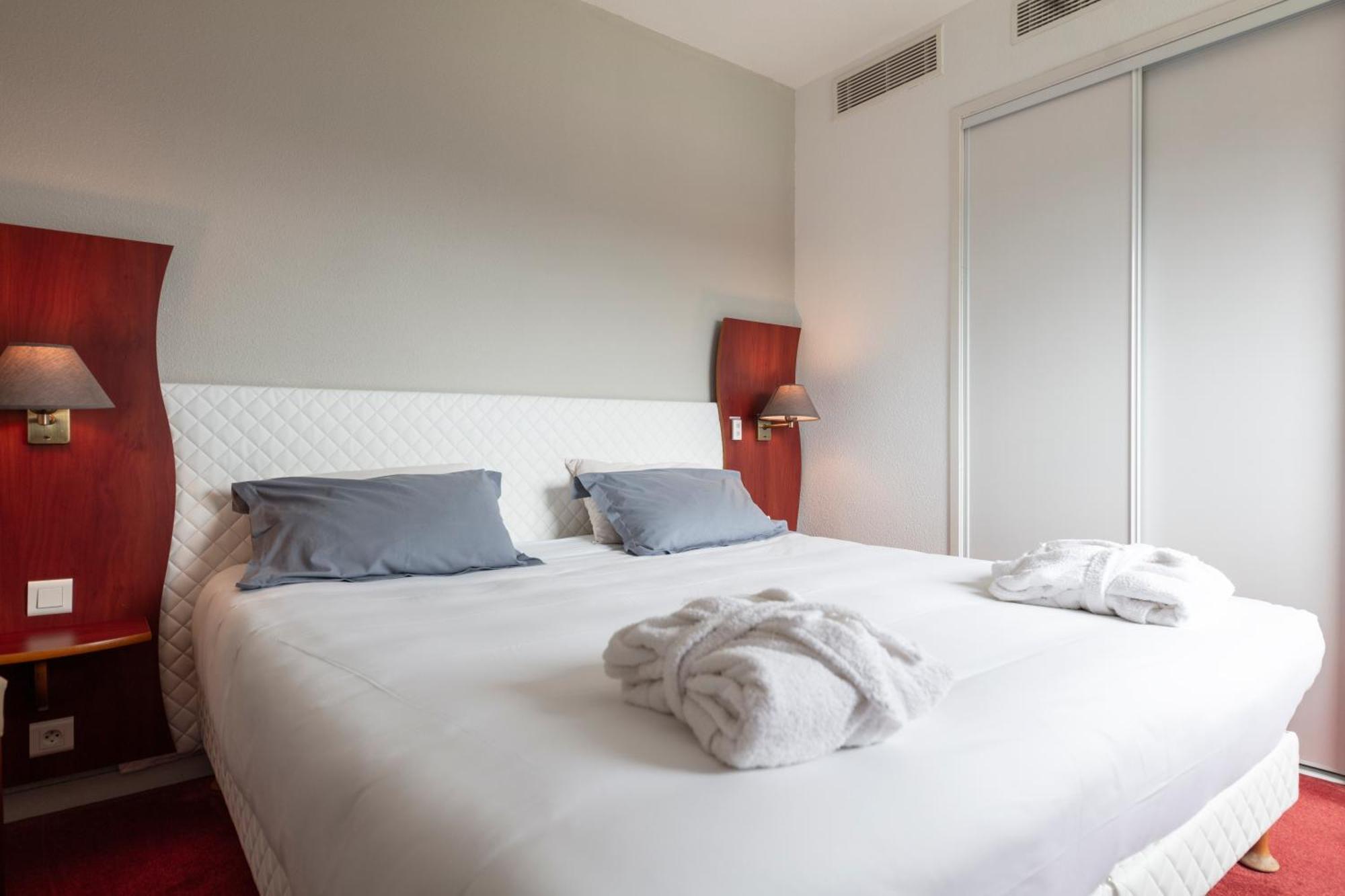 Artemis Hotel Brioude Oda fotoğraf