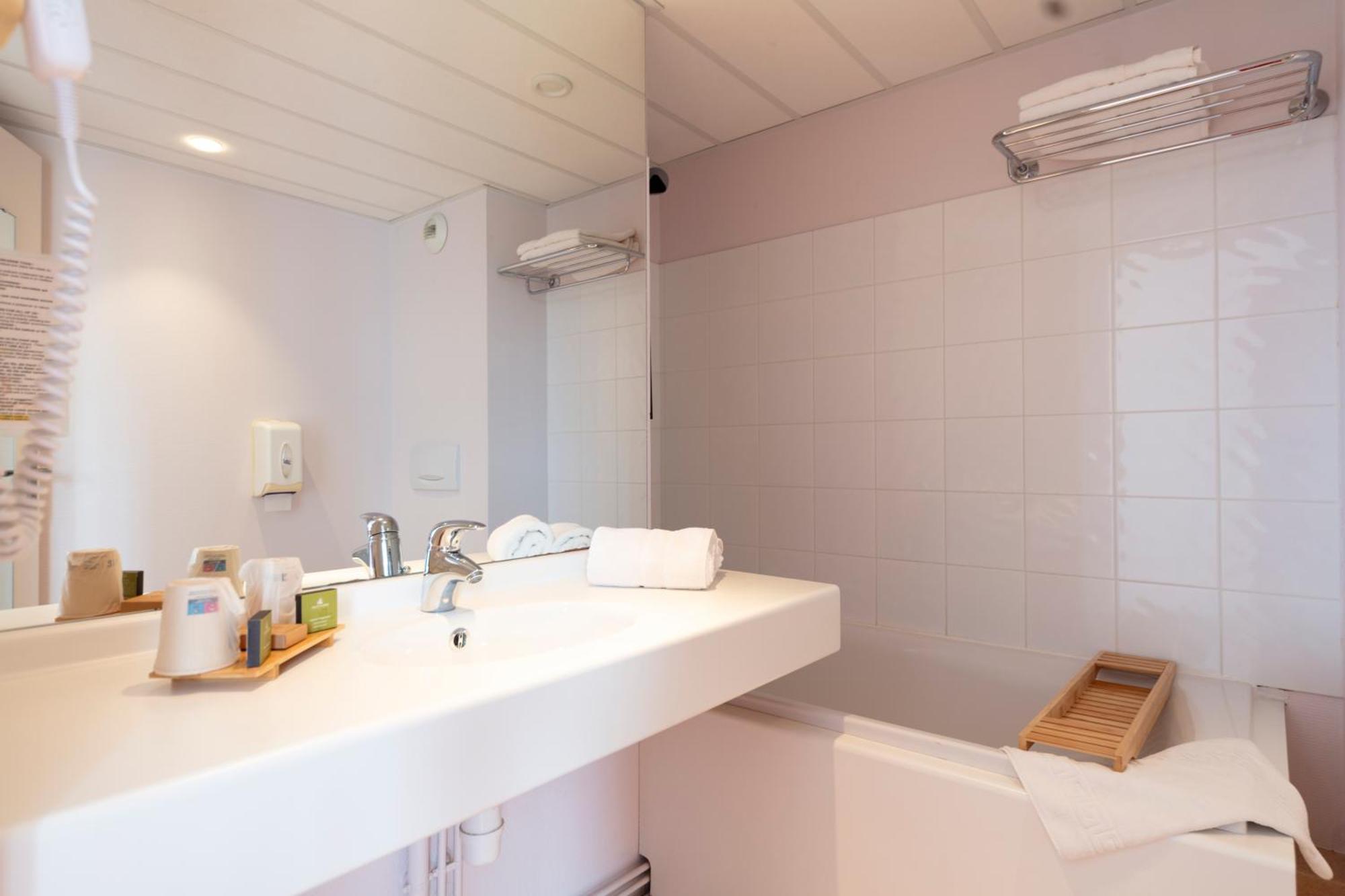 Artemis Hotel Brioude Oda fotoğraf
